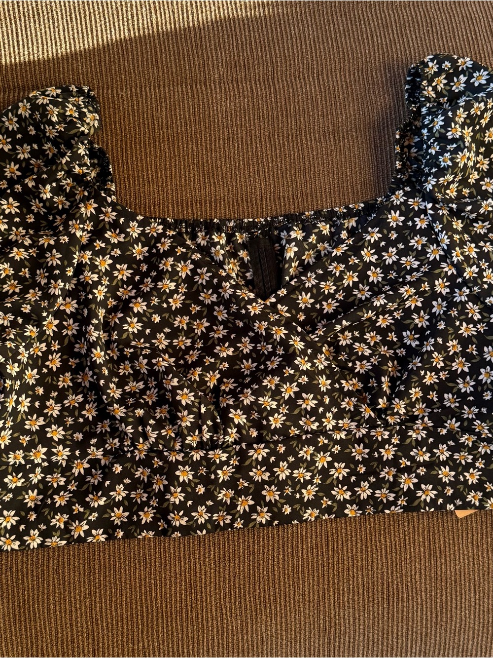 SHEIN Black Daisy Puff-Sleeve Square-Neck Crop Top